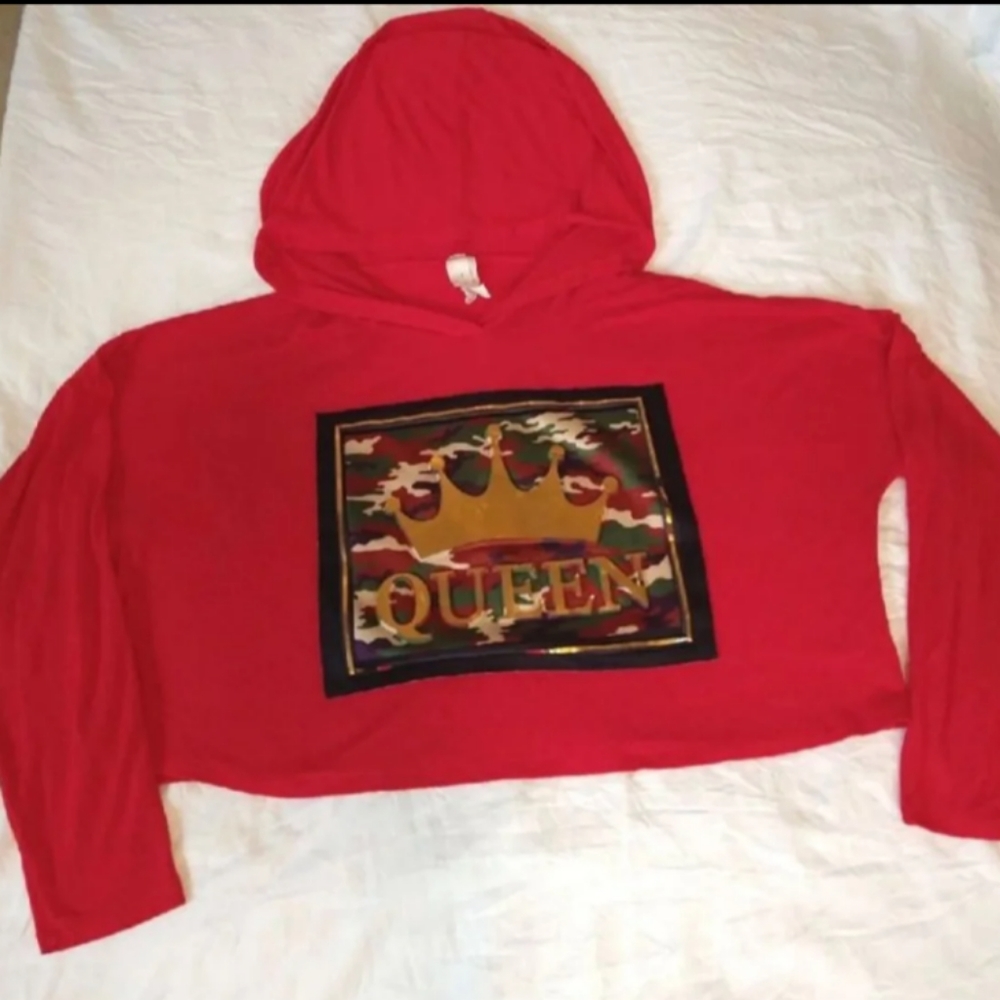 J & S Hooded Queen Shirt Size M